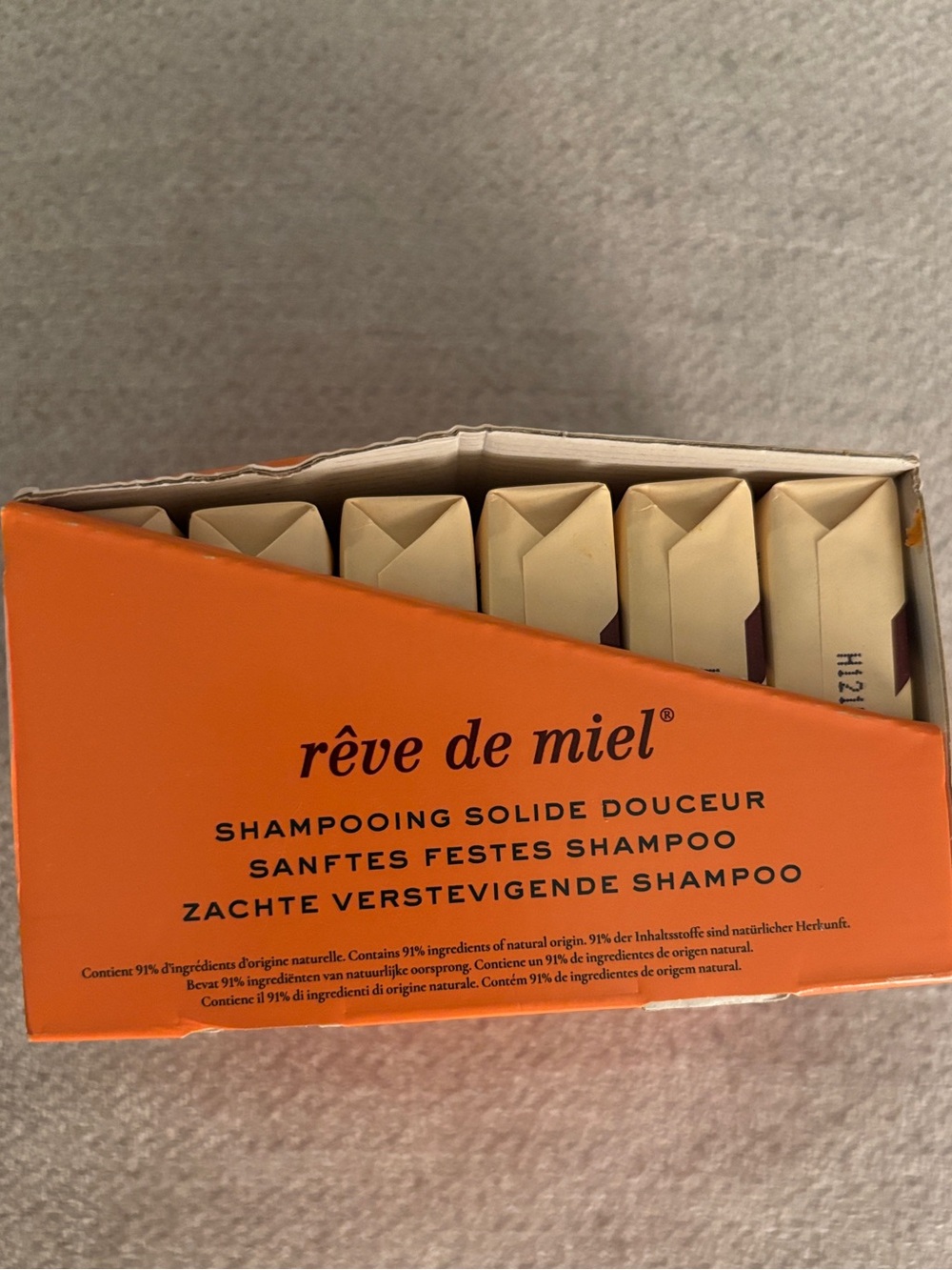 NUXE Reve De Miel Solid Shampoo Gentle Care Box of 6 Bars, 65g/2.2oz Each France - Picture 4 of 6